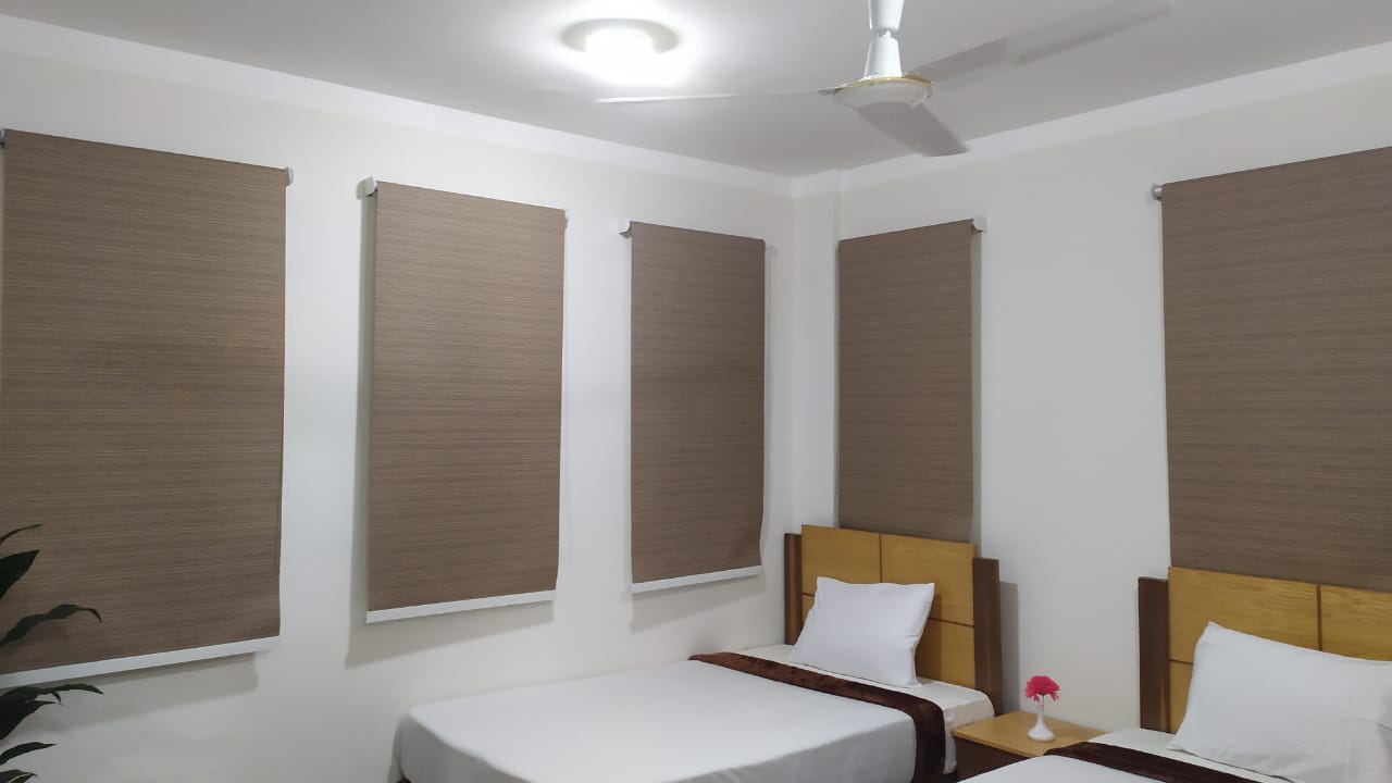 ستائر بلاك أوت